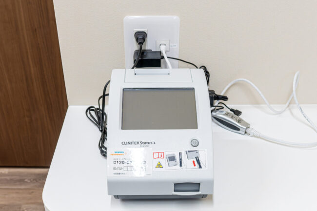 小型尿分析器（クリニテックステータスプラス）